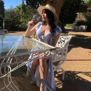 Meet your Posher, Edith